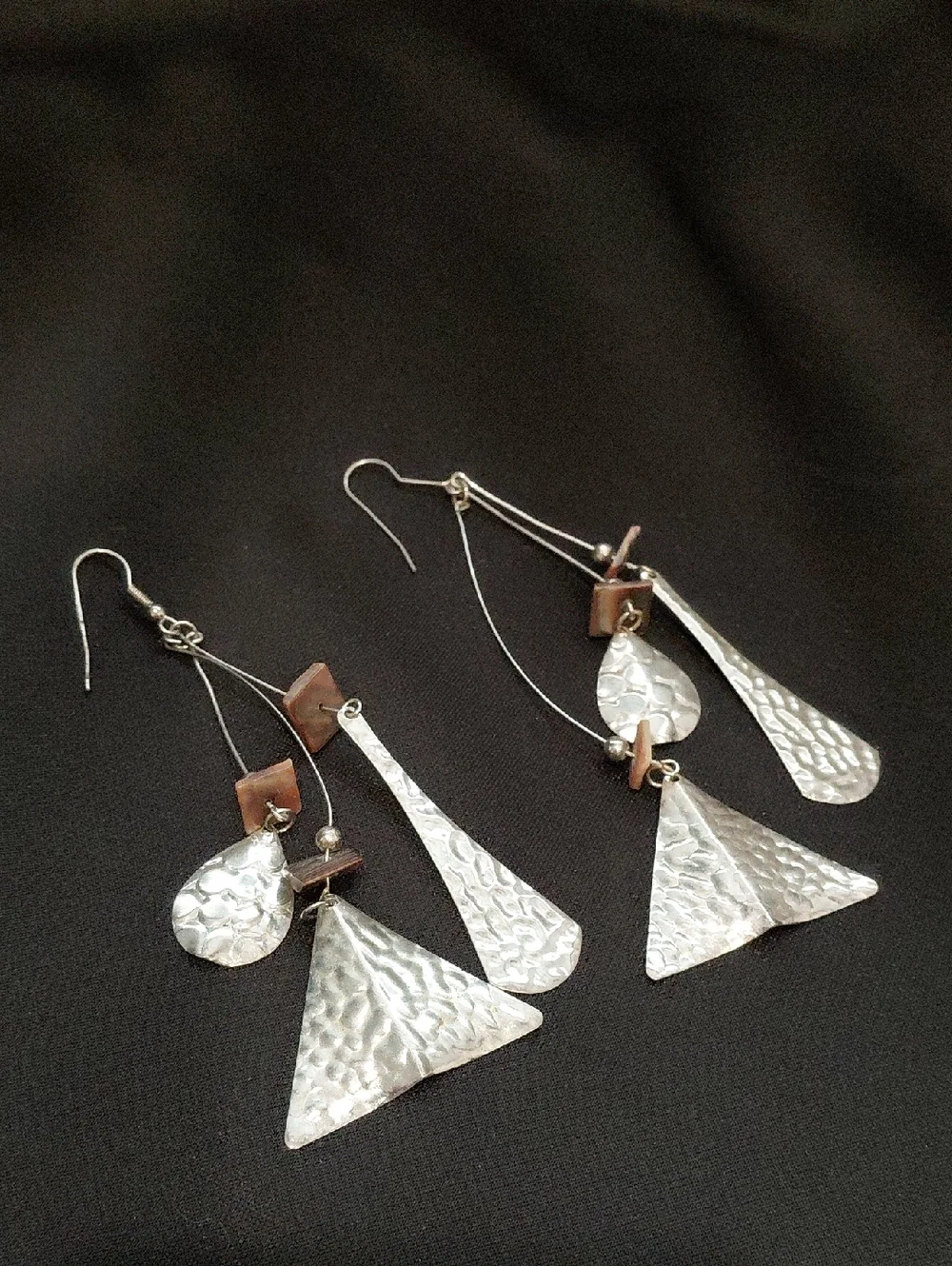 VINTAGE WIND CHIME EARRINGS - Picture 4 of 9